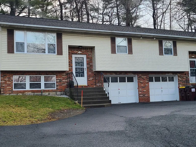 20B Waterford Ave — Photo 2