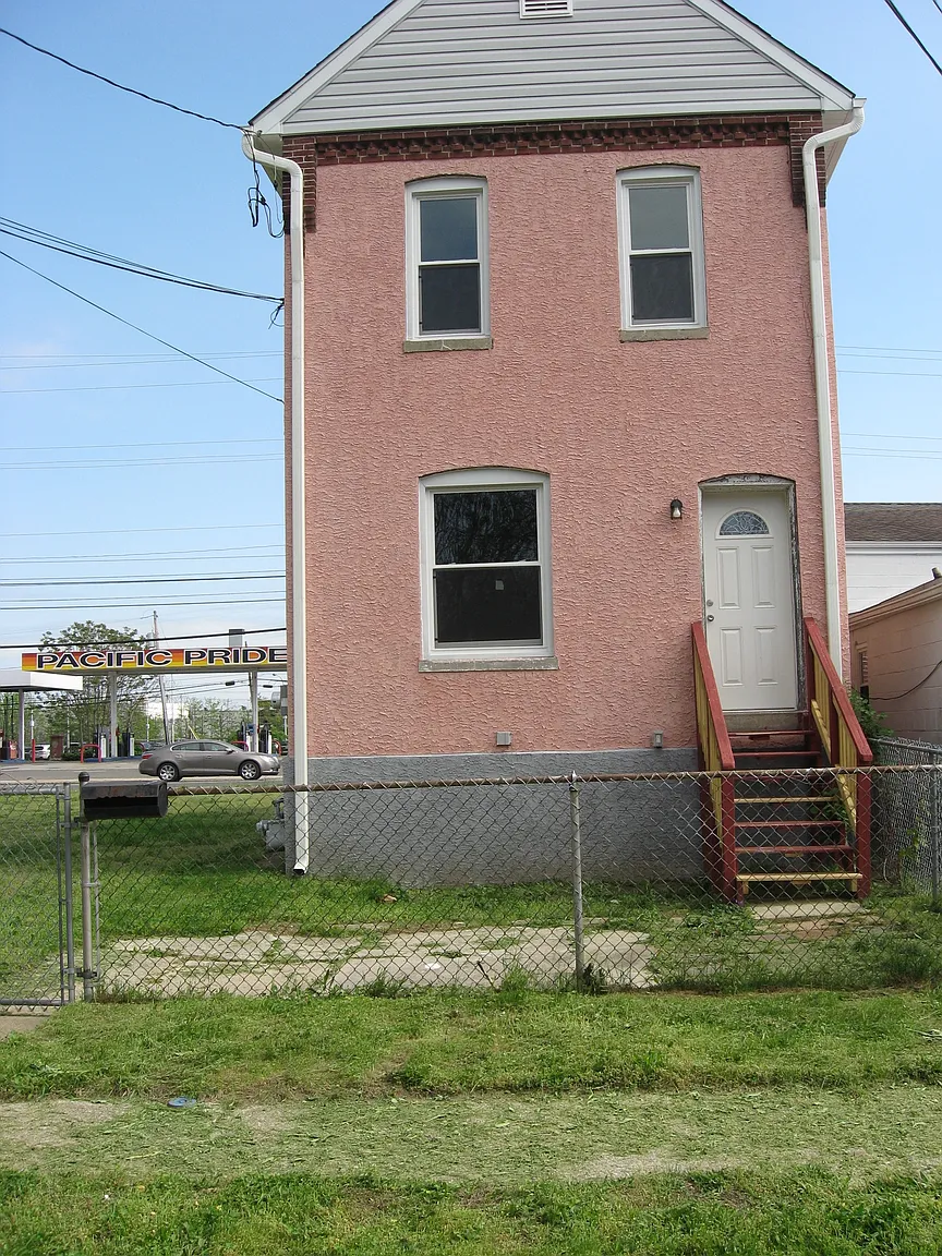 37 Wyandotte St photo 1