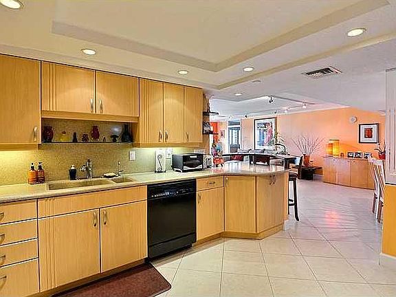 5th image of 3200 N Port Royale Drive #805