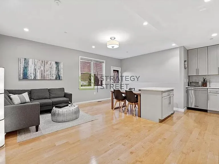 246 Boston St — Photo 5