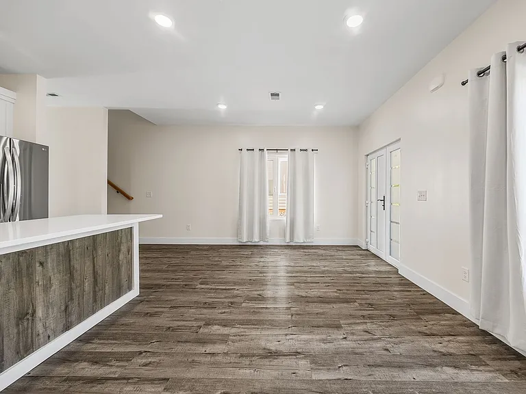 32 Beverly Hills Dr — Photo 6