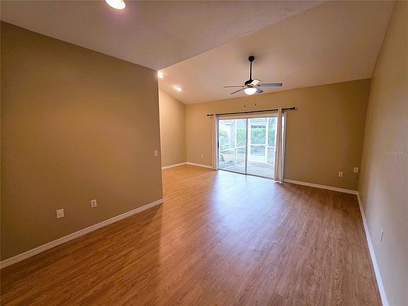 4th image of 4700 SW Archer Rd APT 131