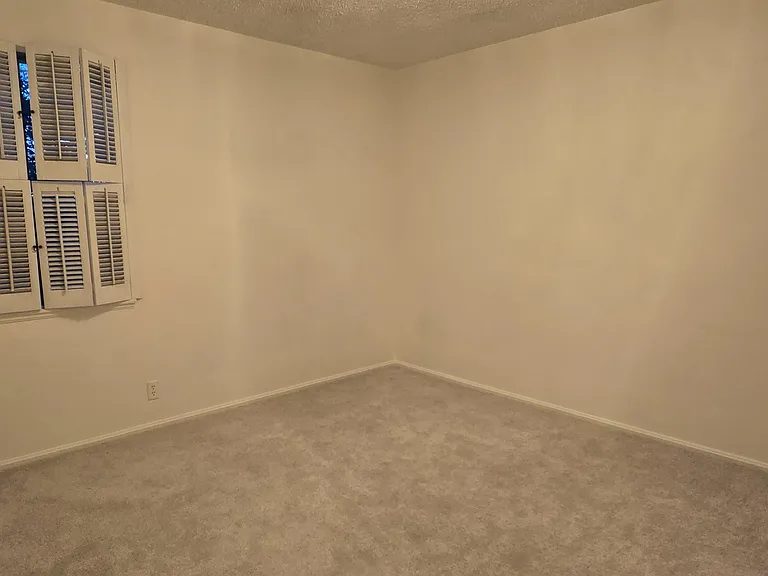 2820 E 6th St #217 — Photo 15