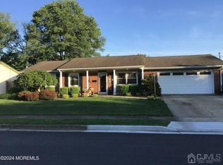 2 5th Ave, Monroe Township, NJ 08831