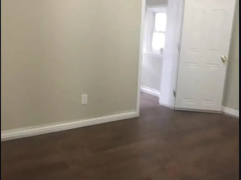 423 Augustine Pl — Photo 2