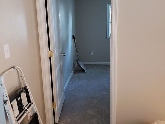 3rd image of 12 Geranium Ave E