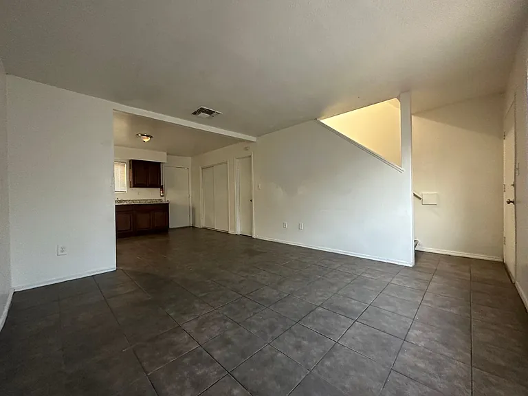 396 Adams St — Photo 3