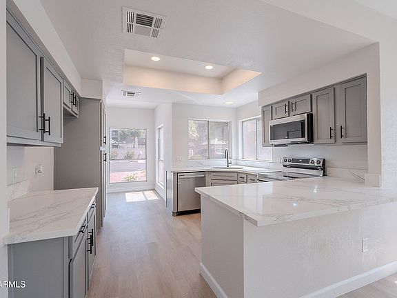 4th image of 101 N 7TH Street #168