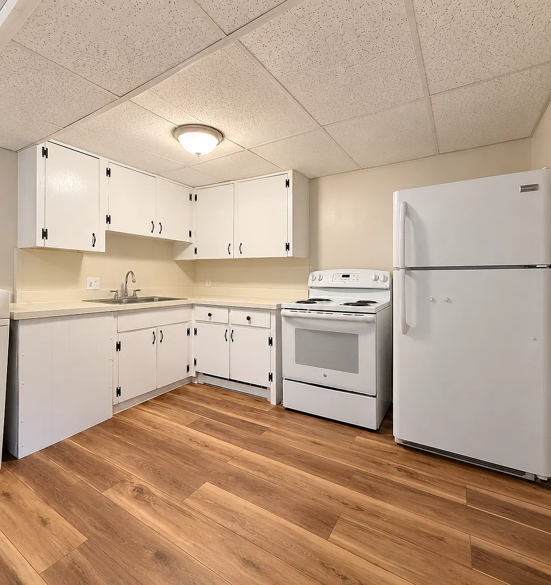 3 bed, $1,800 — Photo 2