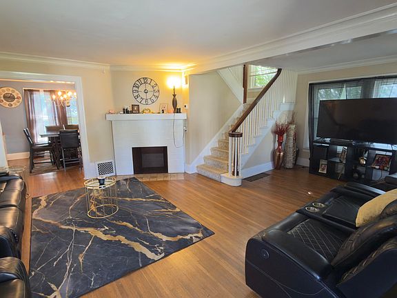 2nd image of 4142 Lowe Rd