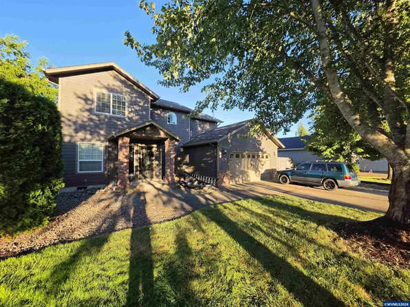 926 Falcon Ct, Lebanon, OR 97355