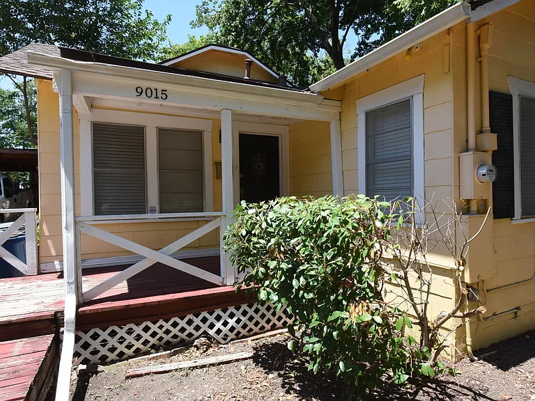 9015 San Leandro Dr — Photo 4