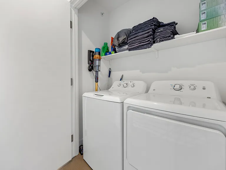 2457 Walnut St — Photo 27