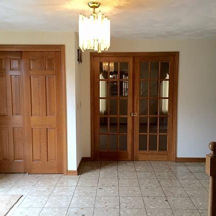 3rd image of 725 Partridge Pl
