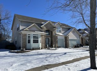 18627 W Lazy Acre Rd, Lake Villa, IL 60046