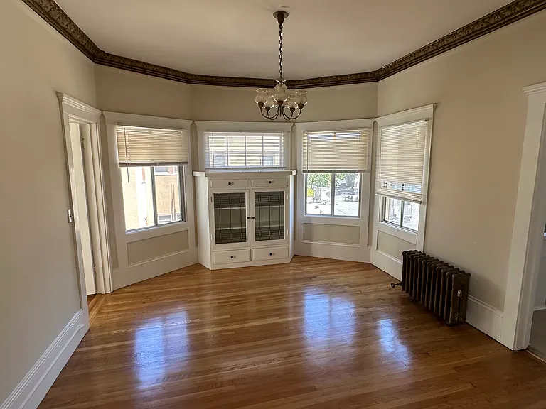 390 Grand Ave #11 — Photo 1