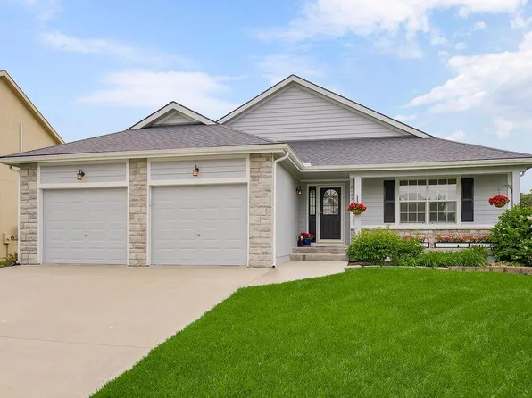 2105 Alder St, Leavenworth, KS 66048