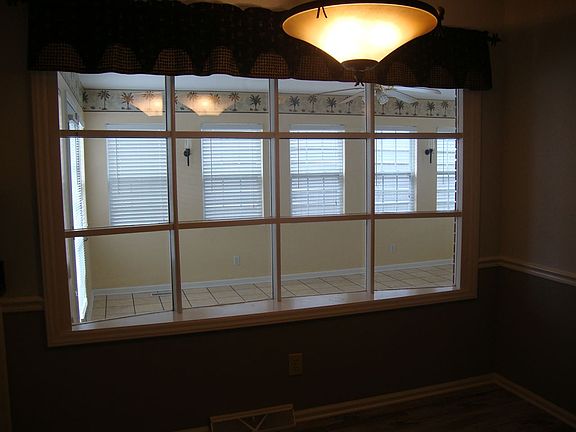 4th image of 37 Dorchester Dr