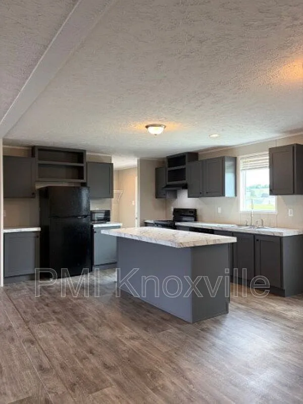 3 bed, 2.0 bath, 1344 sqft, $1,550 — Photo 4