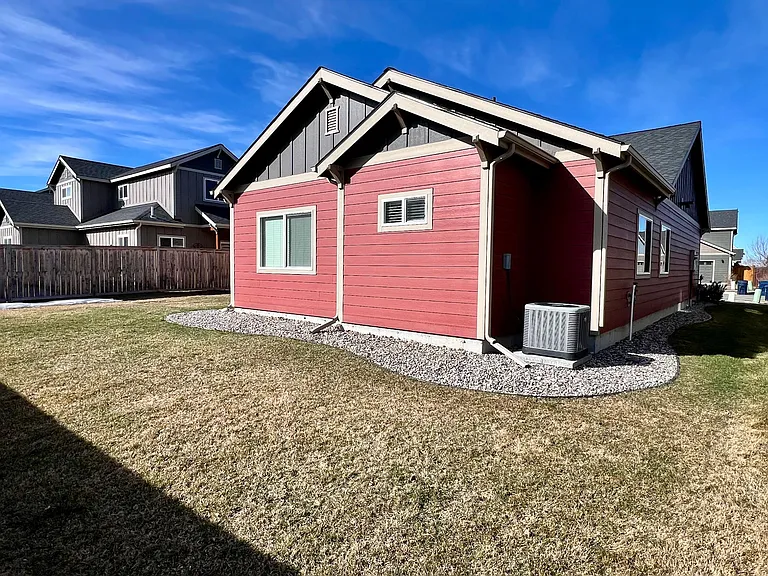116 S Reliance Ave — Photo 4