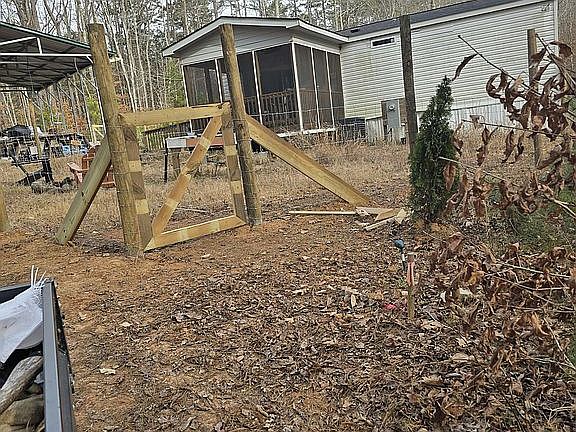 4th image of 4266 Giles Rd