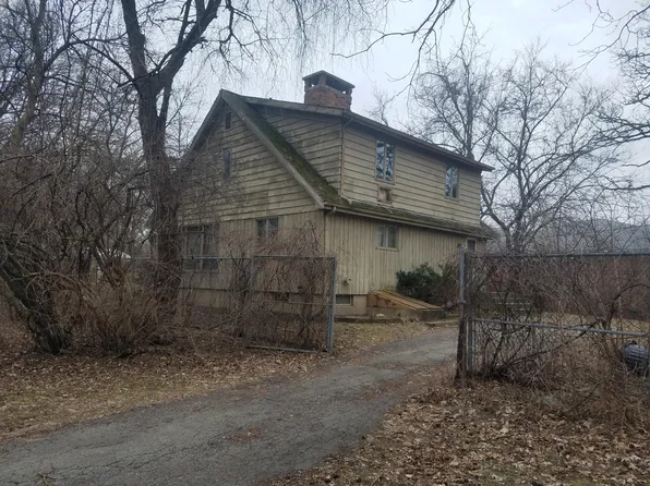 350 Estate Ln, Delavan, WI 53115