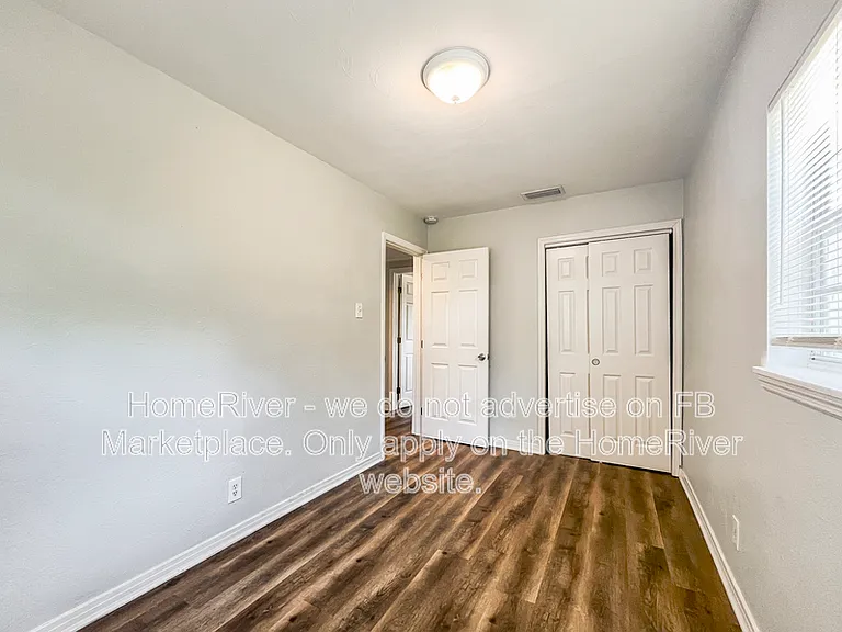 4523 Dolphin Dr — Photo 17