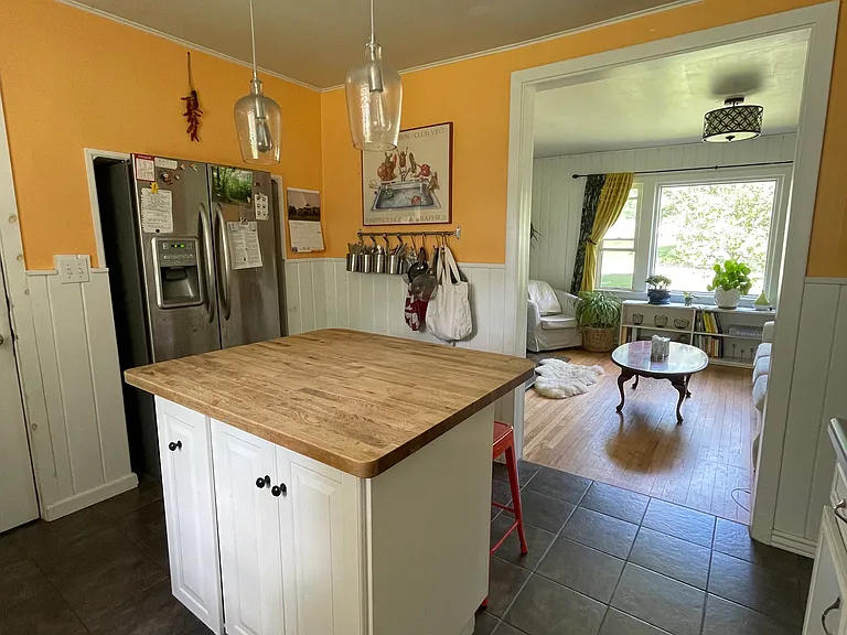 49 Western Ave — Photo 4