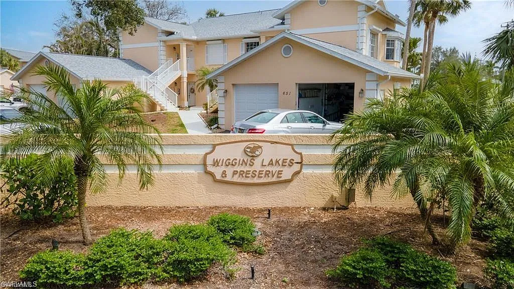 2 bed, 2.0 bath, 1179 sqft, $5,500 — Photo 2