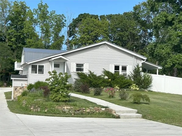 1329 Villa Sites Ave, Harborcreek, PA 16421