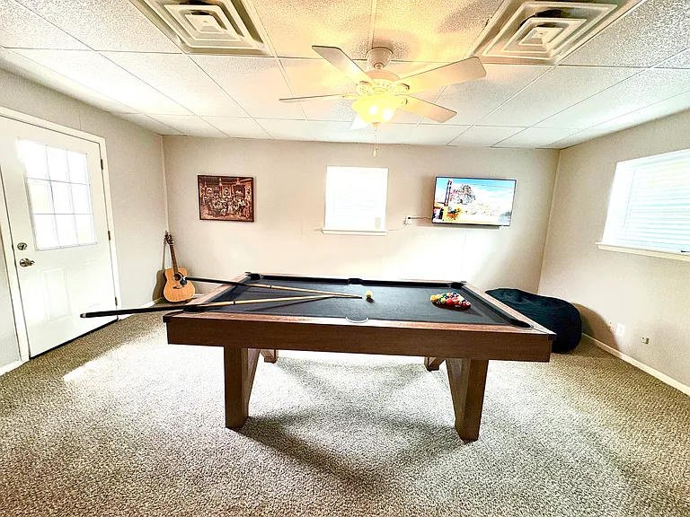 1310 Airline Dr — Photo 9