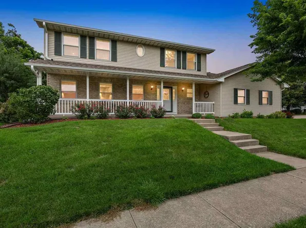 1303 Chamberlain Dr, Iowa City, IA 52240