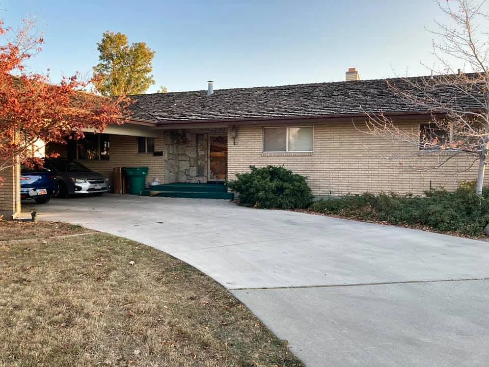 3 bed, 2200 sqft, $1,900 — Photo 3