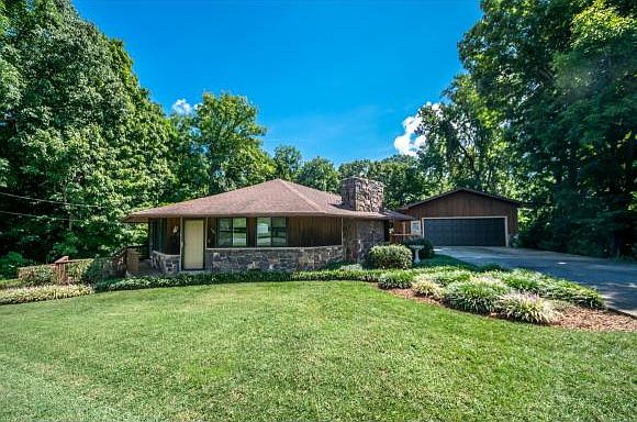 1st image of 1109 Woodside Dr