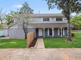 107 Carriage Ln, Conroe, TX 77385