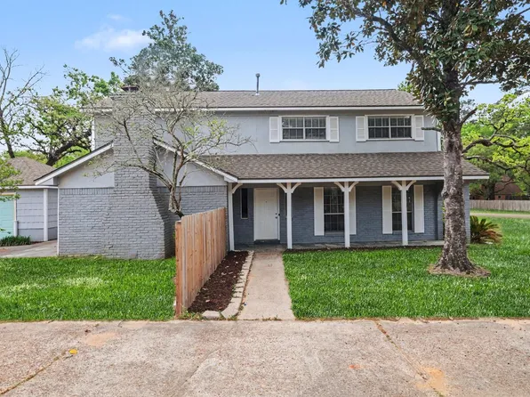 107 Carriage Ln, Conroe, TX 77385