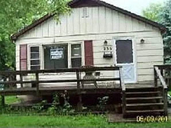 235 N Nichols St, Lowell, IN 46356