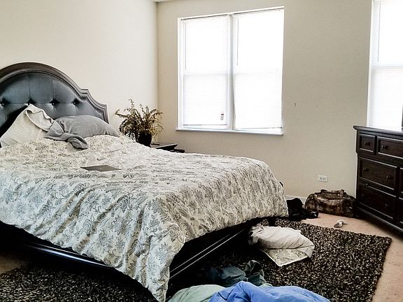 3rd image of 3559 N Milwaukee Ave APT 4B