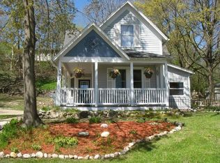 532 N 8th Ave, West Bend, WI 53090
