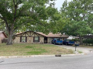 305 Castle Ct, Converse, TX 78109