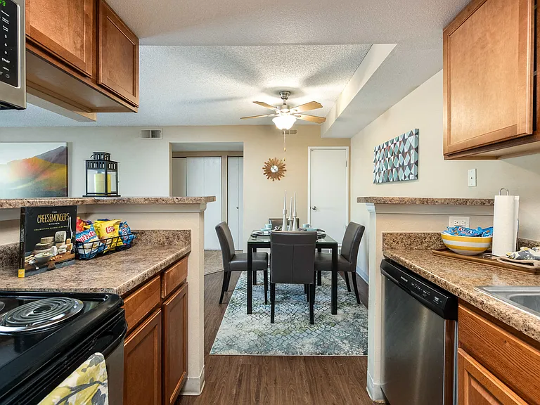 Oak Ridge Apartments — Photo 6