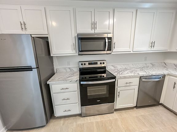 3rd image of 1426 N 63rd Pl