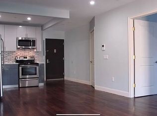 2324 Broadway #1R, Astoria, NY 11106