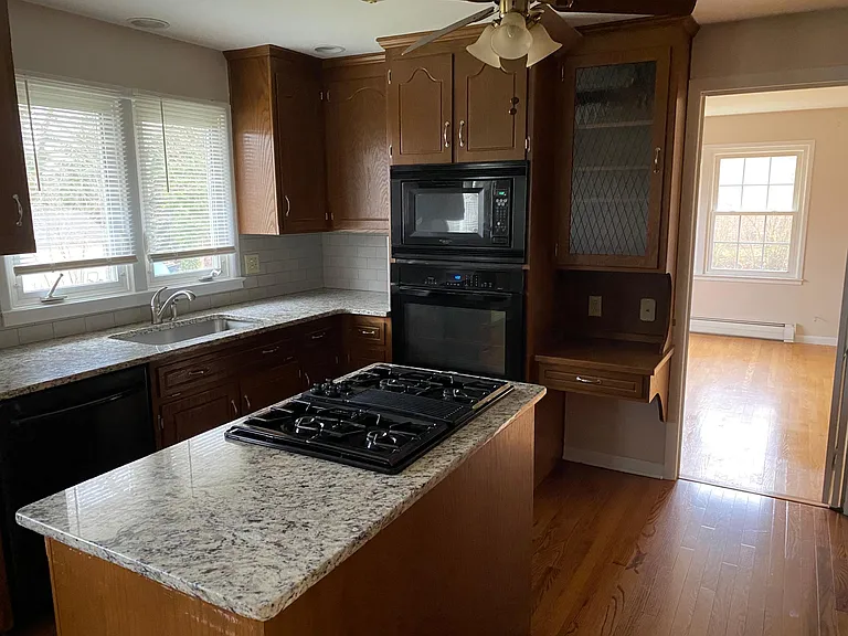 294 Overhill Dr — Photo 7