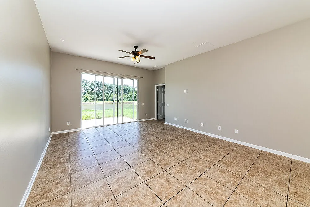 4 bed, 2.0 bath, 1604 sqft, $2,110 — Photo 3