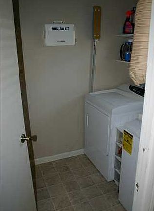 3rd image of 1665 Woodlawn St SE