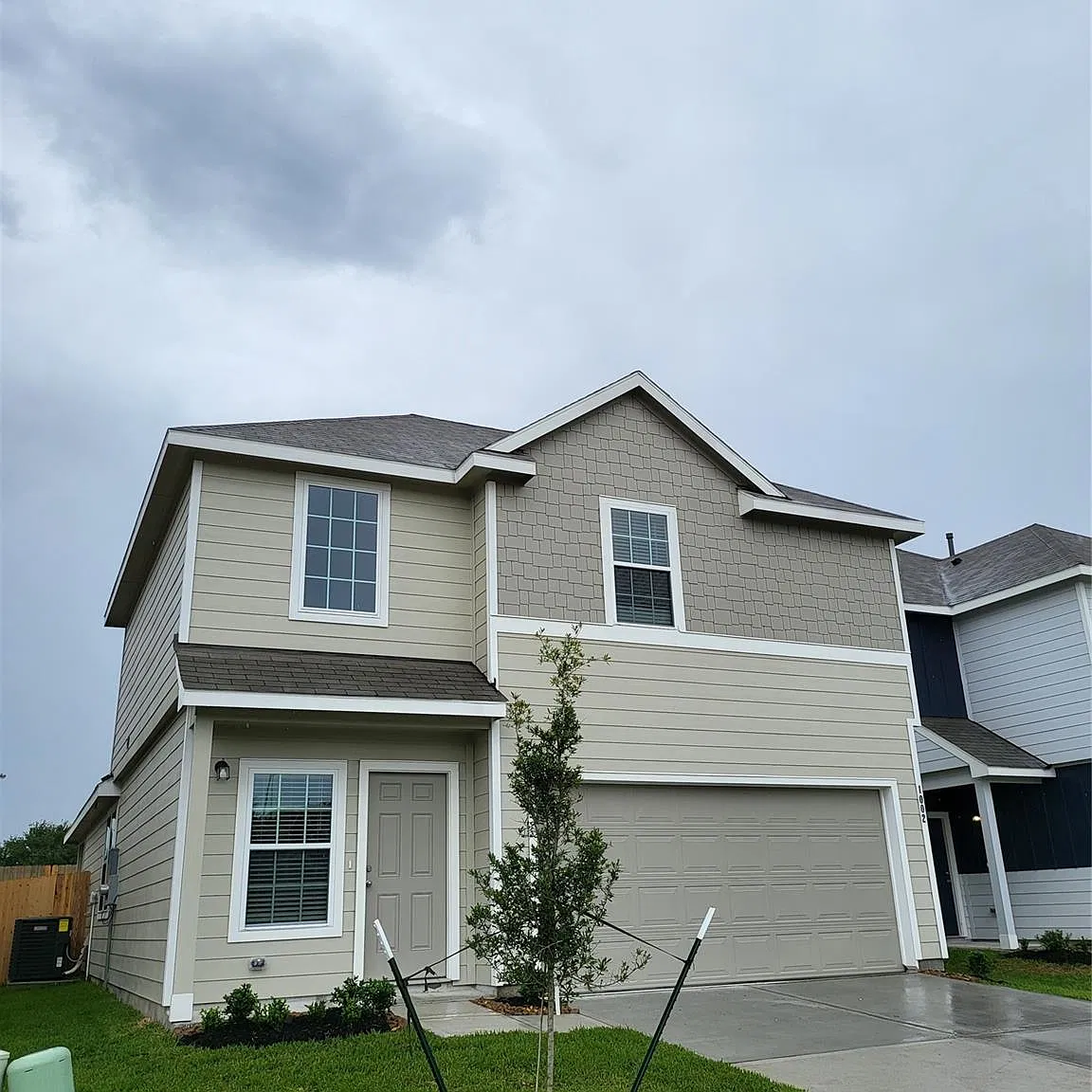 3 bed, 2.5 bath, 1629 sqft, $2,000 — Photo 1