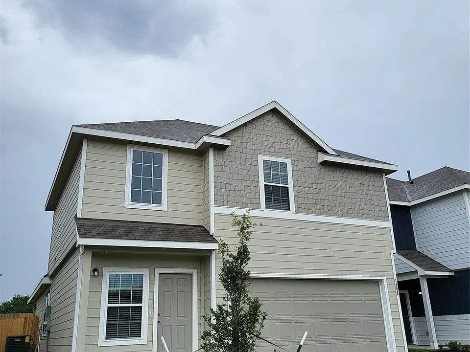 1002 Grand Emperor Dr