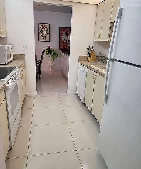 5440 N Ocean Dr #705 — Photo 14