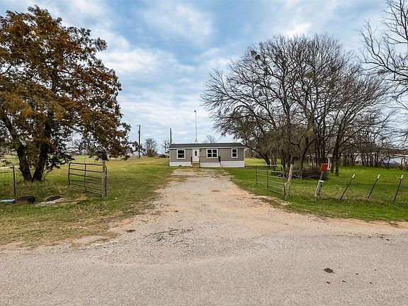 4th image of 945 Walnut St